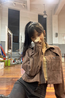 办公室被三个老板玩弄的文案